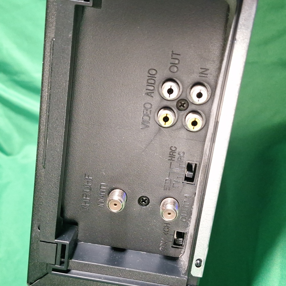 Emerson VCR With Remote In Good Condition Untested - Picture 8 of 10